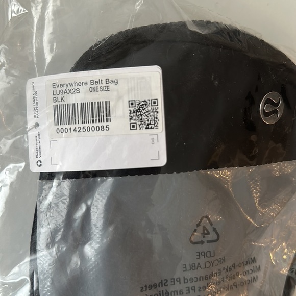 New Lululemon Everywhere Belt Bag 1L Black - Picture 4 of 9